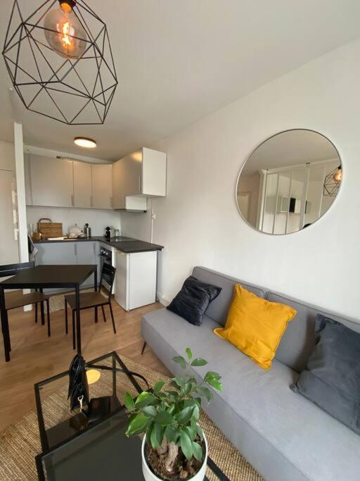 Superbe Studio Avec Parking Gratuit Sur Place Paray-Vieille-Poste Luaran gambar